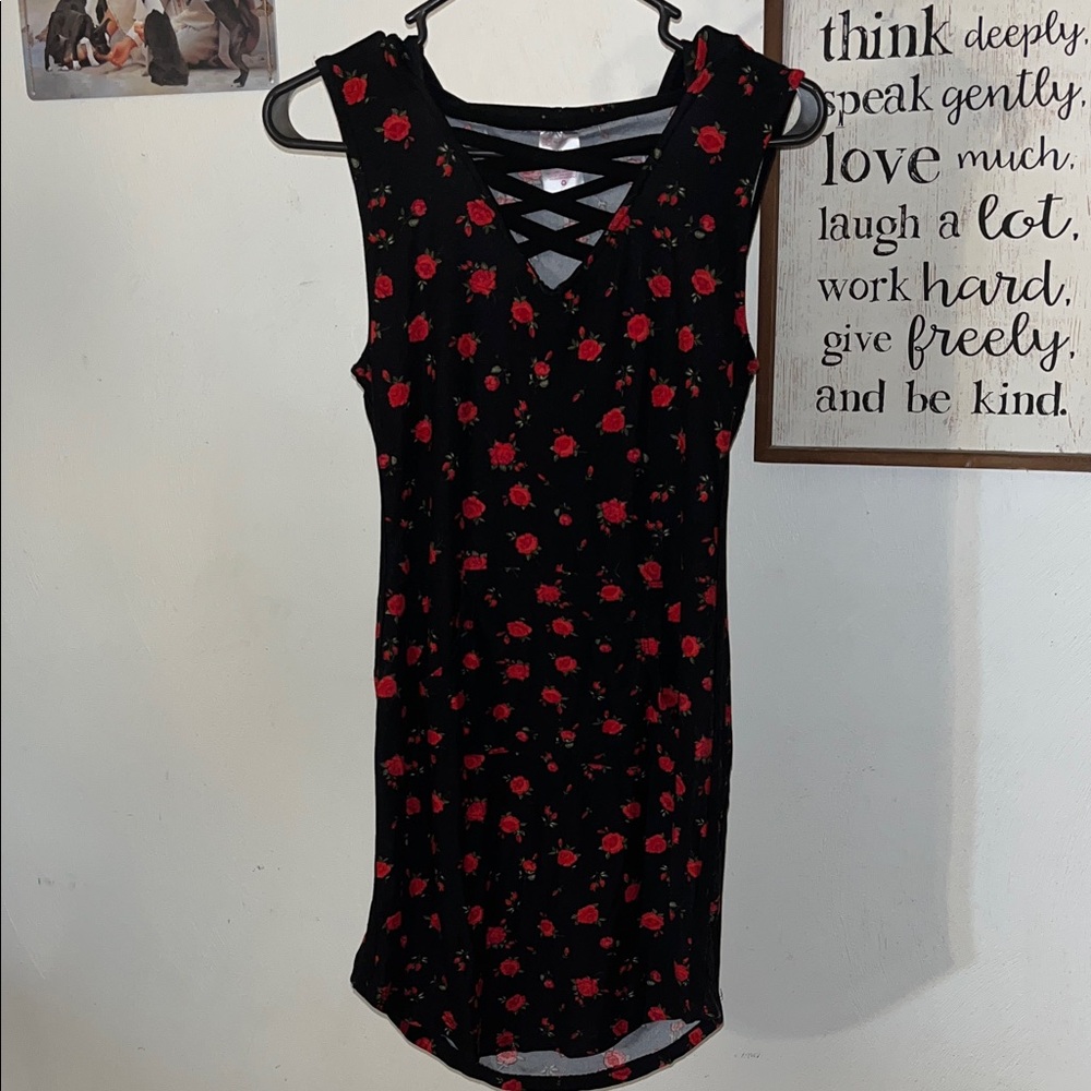 🌹 No Boundaries Rose Print Hoodie Dress – Size Medium (7–9) 🌹